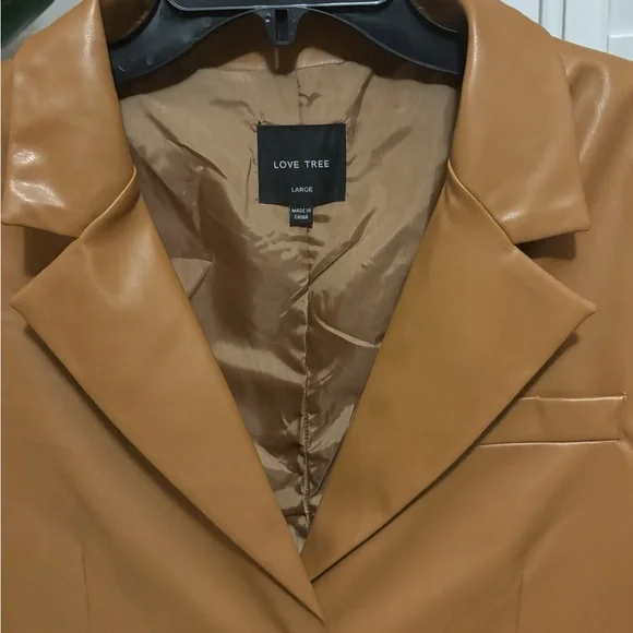 Love Tree cognac vegan leather blazer- Size L cozy Fall look
❤️offers - Picture 3 of 8